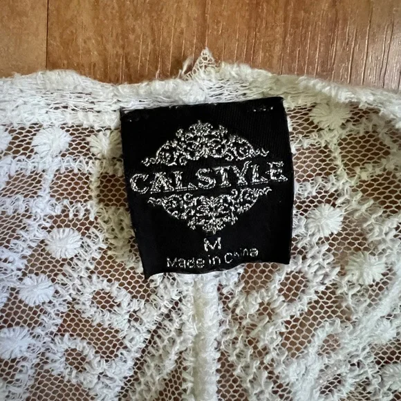 VGUC Cal Style Cream White Crochet Lace Kimono Nylons n w Cotton Enbroidery sz M - Picture 2 of 6